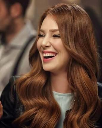 Elçin Sangu'nun aslında çirkin olduğunu düşünüyor musunuz?