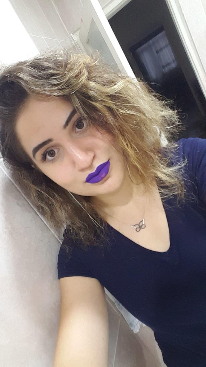 Mor ruj nasıl olmuş? Yakışmıs mı yoksa pembe/kırmızyla mı devam edeyim?