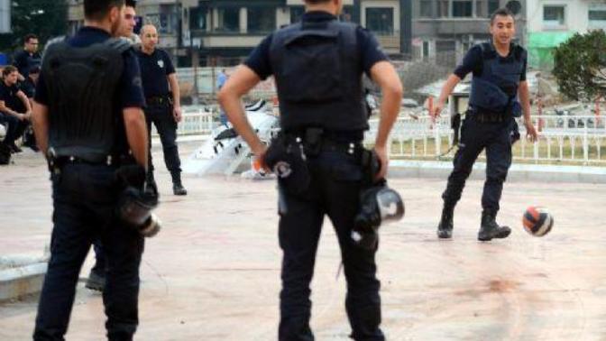 Çevik kuvvet polisi çok yakışıklı değil mi ya 😍😄?
