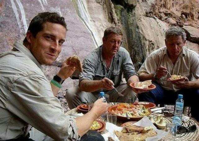 Bear grylls sizi yemeğe #davet etse ne dersiniz?