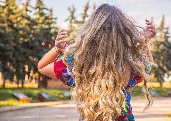 Zayıf Saç Kökleri Nasıl Güçlenir?