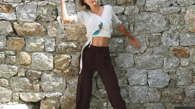 Şeyma Subaşı'nın ilginç #toynak ayakkabısı! 7 yıl önce rafa kalkmış olan "toynak ayakkabı" tekrar moda olsa giyer misiniz?