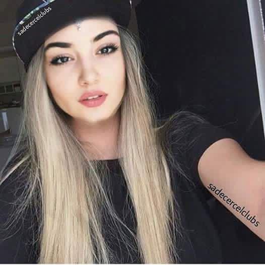 Hande erçel esmeri? sarışın mı? kumralmı?