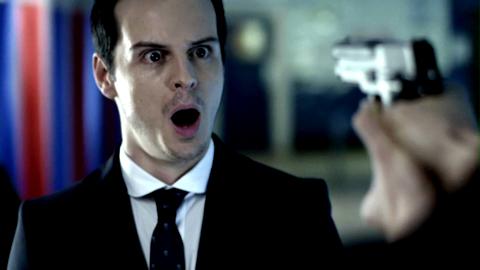Sherlock Holmes severler; Zekalarını karşılaştıracak olursak sizce Jim Moriarty mi yoksa Sherlock Holmes mü daha iyiydi?