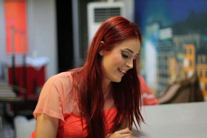 Sonbahar kızılı saç rengi