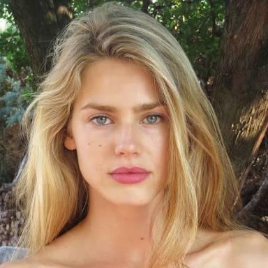 Dünyanın en güzel mankeni, Vanessa hessler Değilim mı?