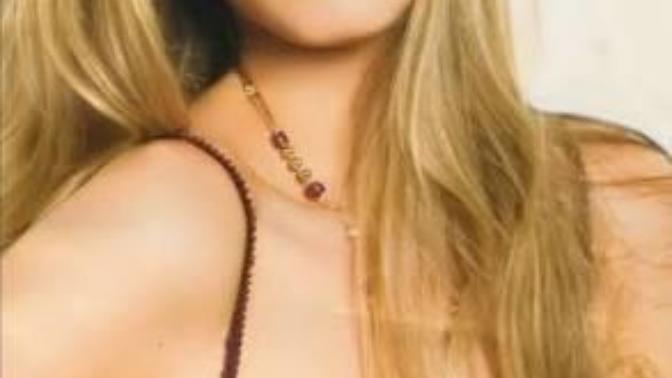 Dünyanın en güzel mankeni, Vanessa hessler Değilim mı?