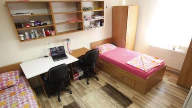 Artık yurtlarda 2 kişilik odalarda kalmak yasak ! Bunun gerekli bir uygulama olduğunu düşünüyor musunuz?