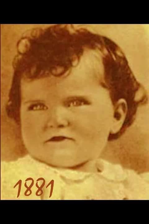 Atatürk'ün bebekliğini görmüş müydünüz?