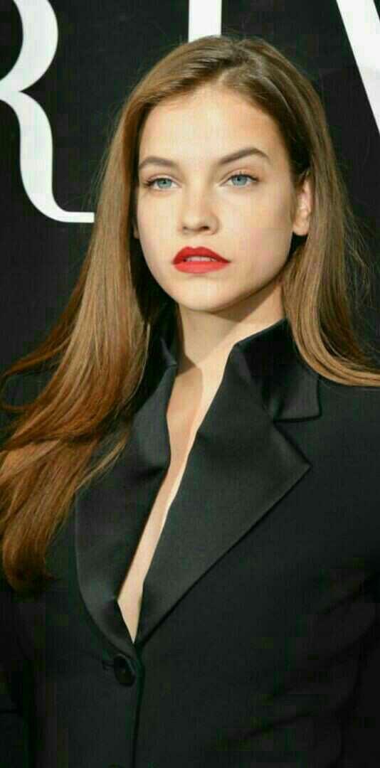 Barbara Palvin Lauren cohan Benzerliği??