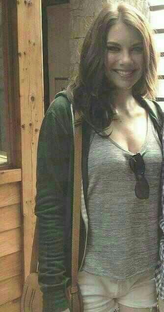Barbara Palvin Lauren cohan Benzerliği??