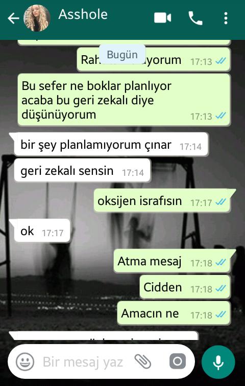 Neredeyse düşmanım olan kız whatsapptan beni sevdiğini söyledi?