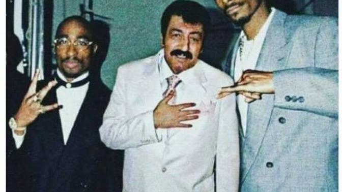 Müslüm Gürses'in Amerika'da Tupac, Snoopdogg gibi rapçilerle çektirdiği resmi gördünüz mü?