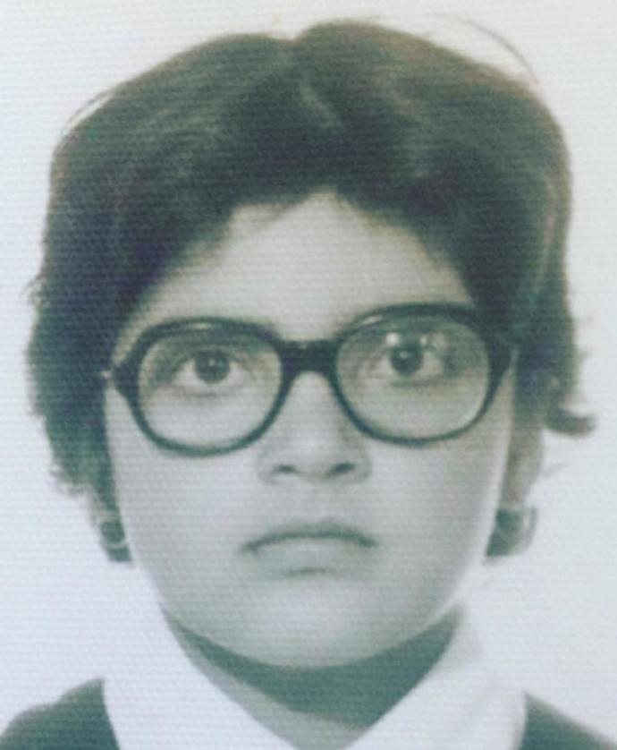 Şarkıcı Göksel'in lise fotoğrafı interneti salladı. Siz de böyle evrim geçirdiniz mi?