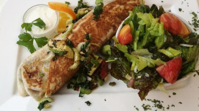 Wrap yaptım yanında salata, olmuş mu?