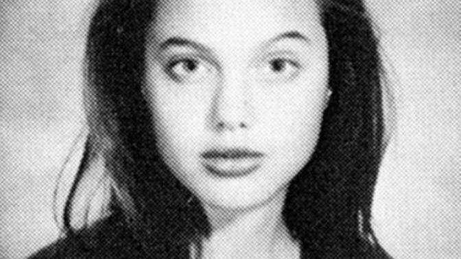 Arkadaşlarım beni Angelina Jolie'nin küçüklüğüne benzetiyor sizce güzel mi?