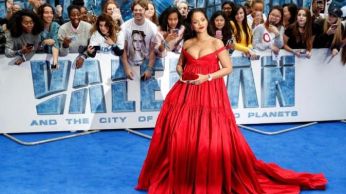 Rihanna'nın aldığı kilolar, güzelliğin kilo ile orantılı olmadığını ispatladı mı?