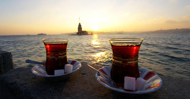 Sizce bir cafe de çay ne kadar olmalı ? Bu zamana kadar 'En fazla'  ne kadar ödediniz ?