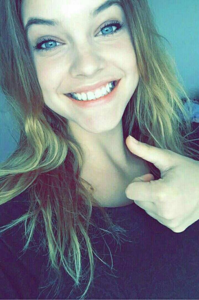 Barbara Palvin Mi Lauren Cohan mı daha güzel??