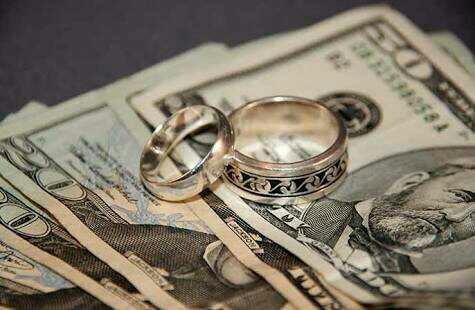 Sınırsız Nafaka ödemeleri Kalkmalı diye düşünüyorum sizce de öyle değil mi??