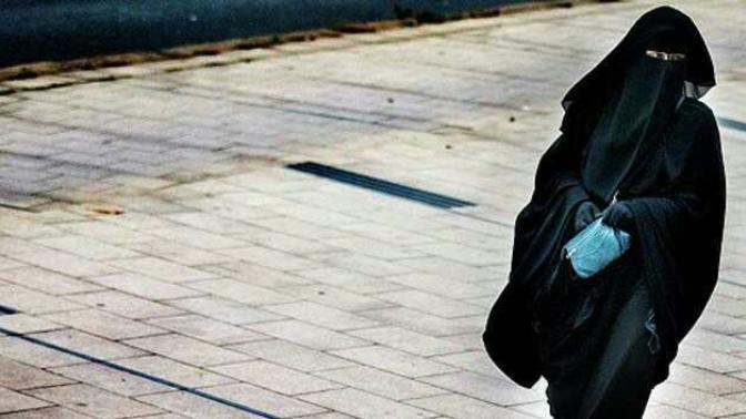 Madem bu ulkede ozgurluk var öyleyse kimin ne giydigine niye insanlar karisiyor?