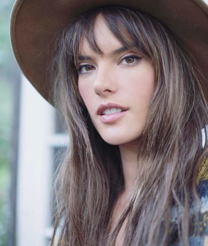 Barbara palvin mi? Alessandra ambrosio mu?
