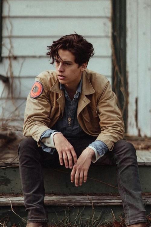 Cole Sprouse hakında düşünceleriniz neler ?
