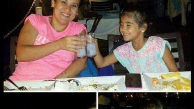 Bu resimde annesi ve babası küçücük kız çocuğuna rakı içiriyor birde marifetmiş gibi paylaşıyor yazık?