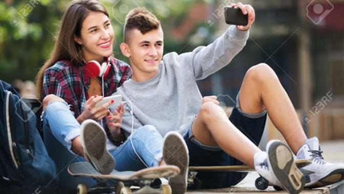 Sevdiğiniz kişiyi karşı cins kuzeninden kıskanır mısınız?