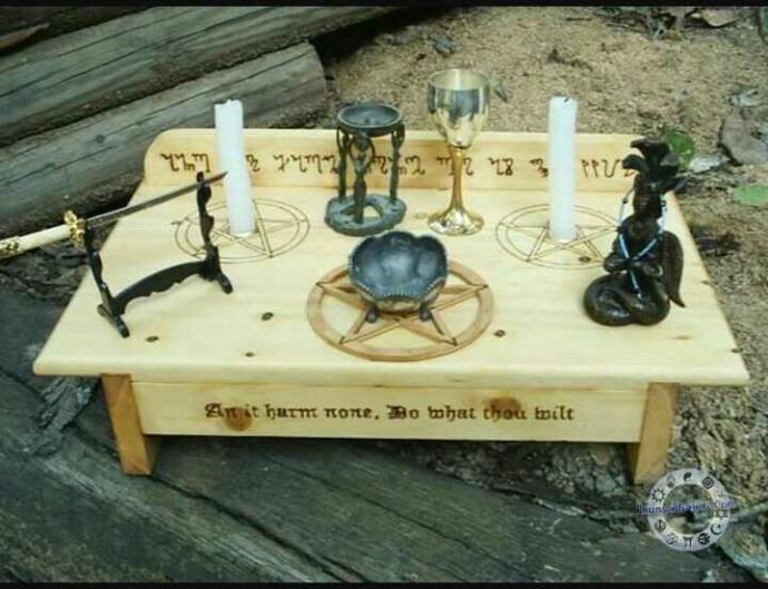 Athame, altar, ritüeller🗡🗡🗡🔮🔮🔮??