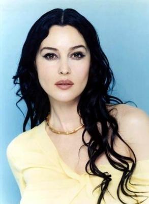 Monica Bellucci'ye çirkin diyen Türk kızları hakkında ne düşünüyorsunuz?