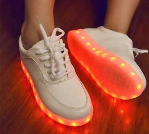 LED ışıklı ayakkabılar! Sizce bu ayakkabılar nasıl?