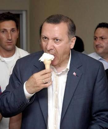 Sizce yüzmek zayıflatıyorsa balinalar neden zayıflamıyor?