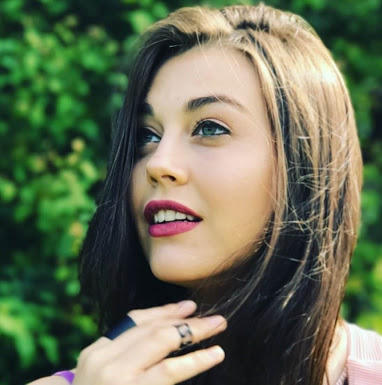 Hande Erçel mi daha güzel Sezgi Sena Akay mı?