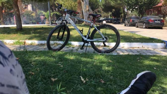 Hayat sana güzel diyen arkadaşın nazarı değer mi?