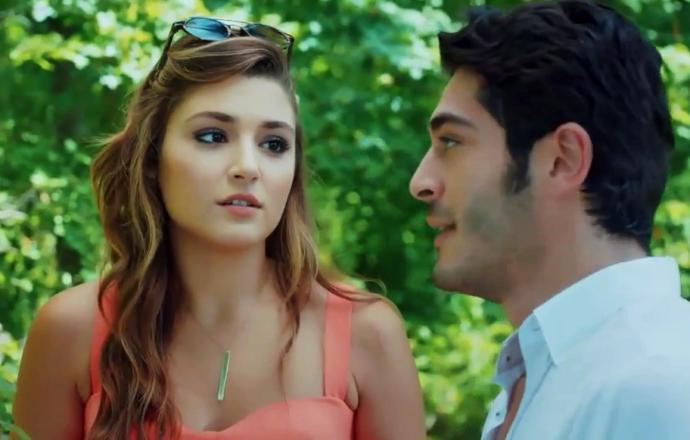 Dünya 2. Güzelimiz Hande Erçel çok güzel değil mi sizcede?