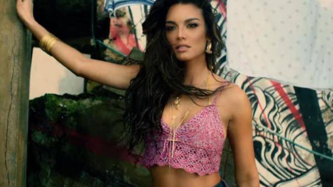 Despacito klibinde oynayan Zuleyka Rivera sadece ben mi bayılıyorum?