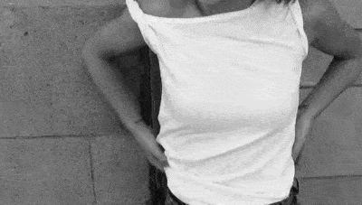 Beyaz modası tam gaz devam ediyor! Senin yaz kombinlerinin olmazsa olmazı hangisi?