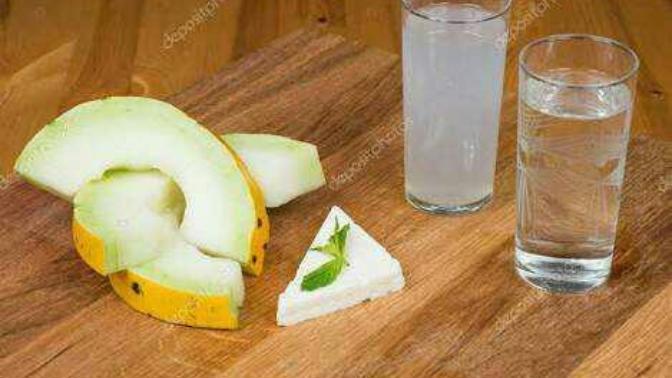 Eşiniz veya sevgiliniz hiç sizi arayıp dolapta kavun var gelirken Rakı al dedi mi?
