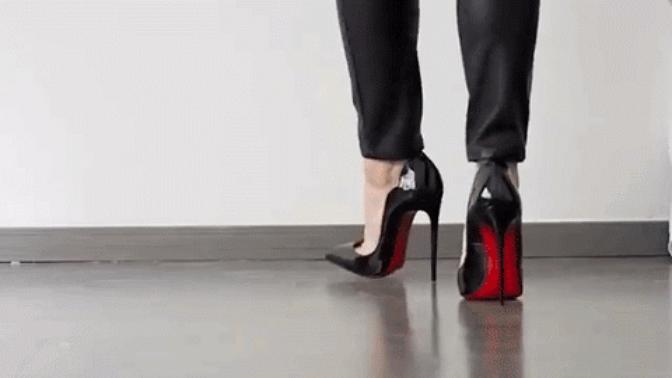 Erkeklerin stilettoyu bu kadar beğenmesinin sebebi nedir?