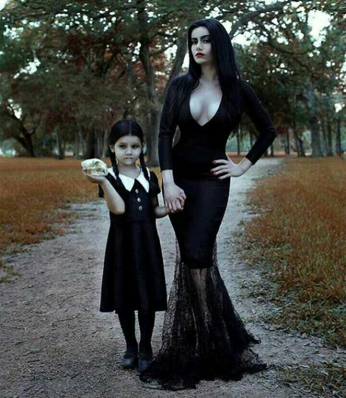 Gothic tarzını beğeniyor musunuz? Gothicler hakkında ne düşünüyorsunuz?