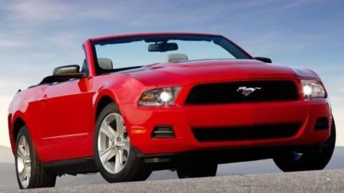 Ford mustang mı mercedes s500 mü?