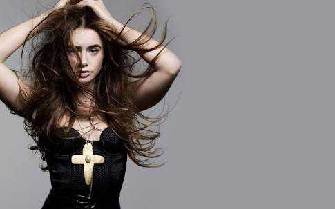 Lily Collins'i Nasıl Buluyonuz??