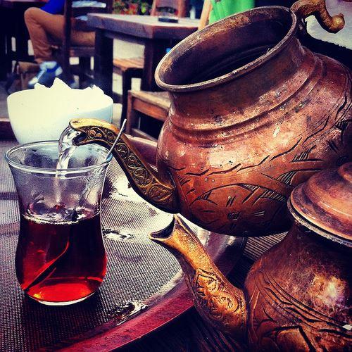 Çayı açık mı içersiniz kapalı mı ?