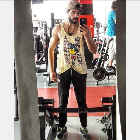 Şu abartı kas yığını olan arkadaşlar nerdeler?