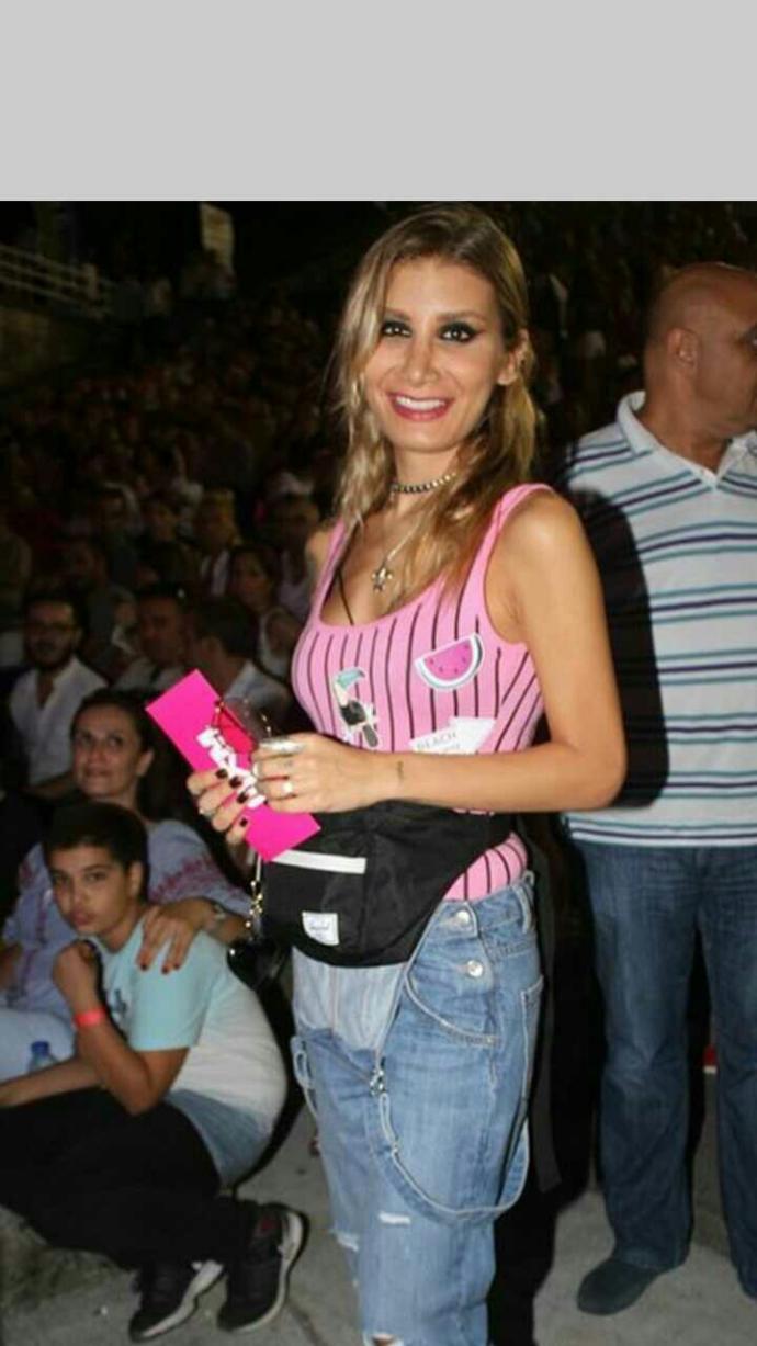 Irem derici çok güzel bir kadın mi sizce ??