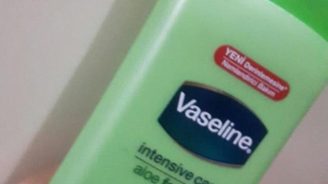 VASELINE CİLDE SÜRÜLÜR MÜ VE İŞE YARAR MI?