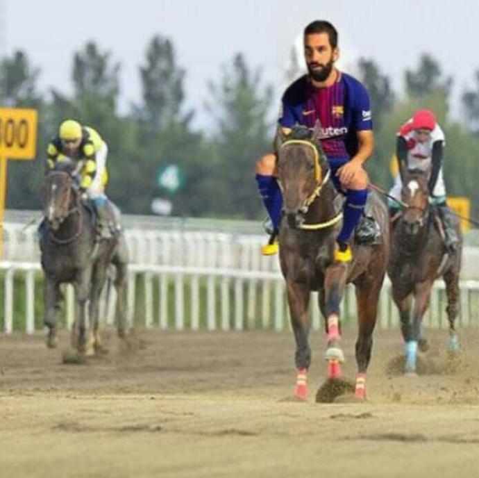 Arda Turan Ne yapıyor??