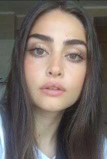Esra Biliç, Aşırı Güzel Bir Kız Neden Gündem de Değil Diğerleri Gibi?