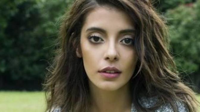 Selin şekerci, Hande Erçel Gözleri İri değil neden abartılıyor?